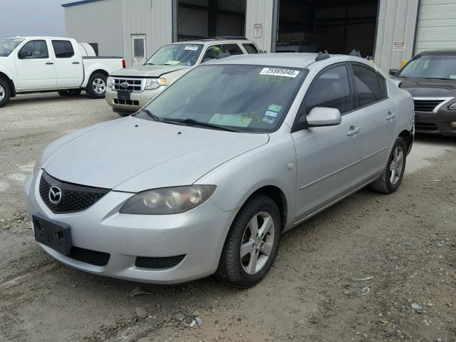 JM1BK12F441194235 - 2004 MAZDA 3 I GRAY photo 2