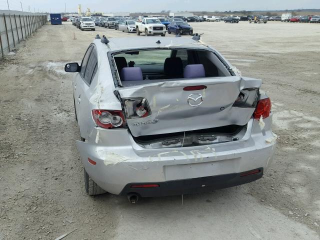 JM1BK12F441194235 - 2004 MAZDA 3 I GRAY photo 9