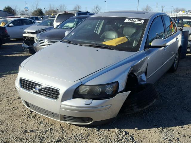 YV1MS382042010762 - 2004 VOLVO S40 2.4I SILVER photo 2