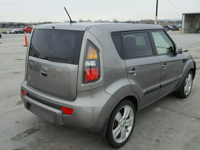 KNDJT2A26B7293212 - 2011 KIA SOUL + GRAY photo 4