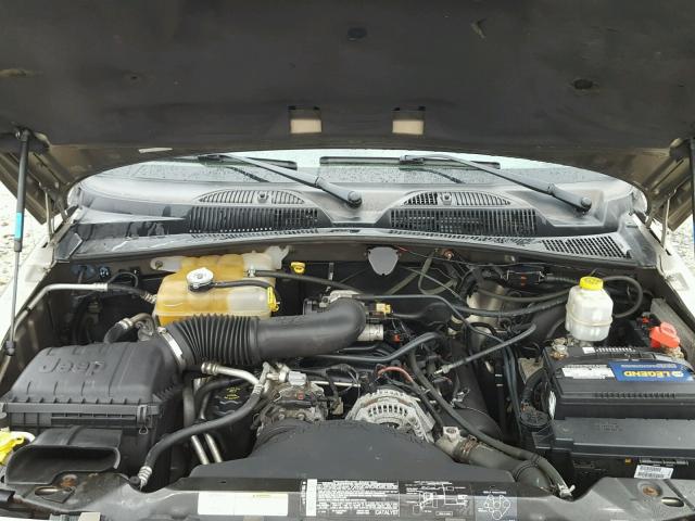 1J4GL38K15W723156 - 2005 JEEP LIBERTY RE 棕色 照片 7