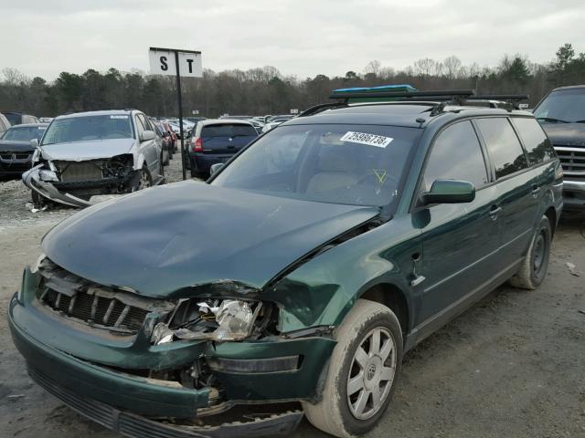 WVWND23B1YE249523 - 2000 VOLKSWAGEN PASSAT GLS GREEN photo 2