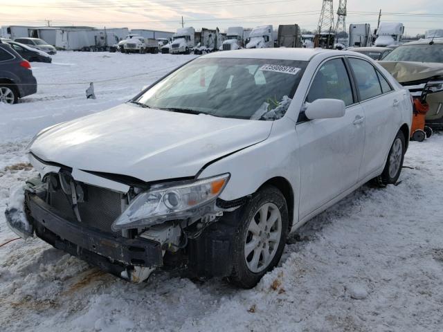 4T1BF3EK9BU601563 - 2011 TOYOTA CAMRY BASE WHITE photo 2