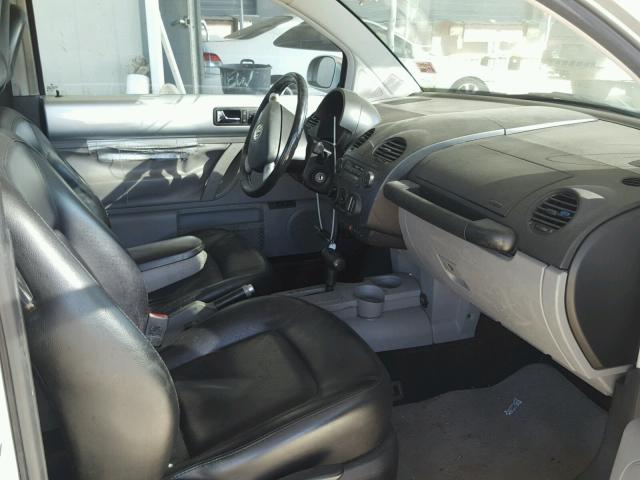 3VWDD21C11M459608 - 2001 VOLKSWAGEN NEW BEETLE ვერცხლისფერი ფოტო 5