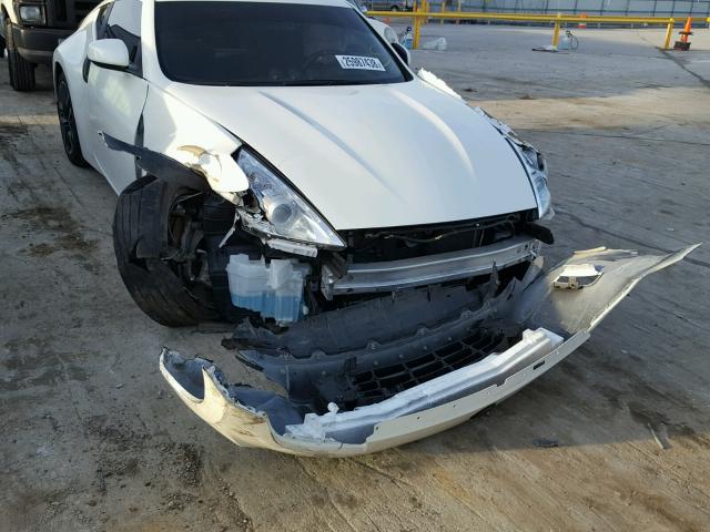 JN1AZ4EH9GM936561 - 2016 NISSAN 370Z BASE WHITE photo 9