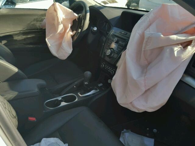 19UDE2F31HA008857 - 2017 ACURA ILX BASE WHITE photo 5