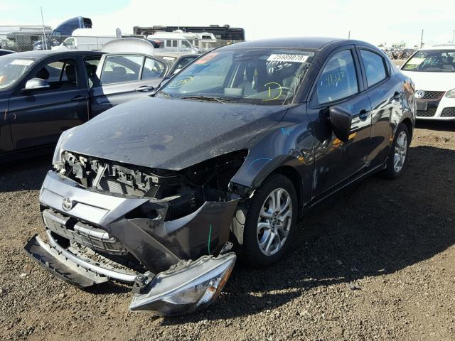 3MYDLBZV2GY132049 - 2016 TOYOTA SCION IA CHARCOAL photo 2