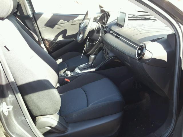 3MYDLBZV2GY132049 - 2016 TOYOTA SCION IA CHARCOAL photo 5