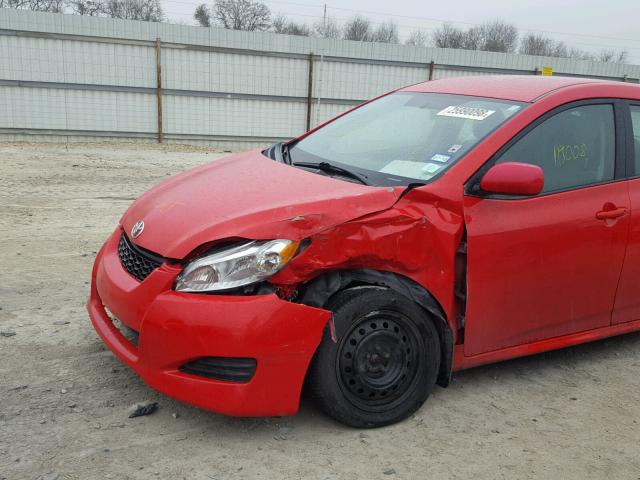 2T1KU40E09C048617 - 2009 TOYOTA COROLLA MA RED photo 9