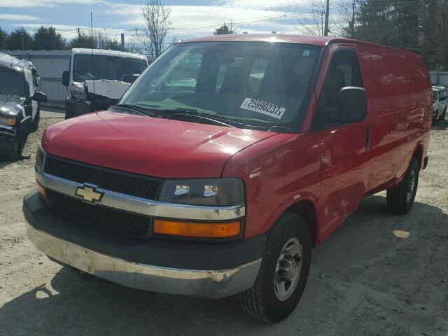 1GCGG25C481165242 - 2008 CHEVROLET EXPRESS G2 RED photo 2