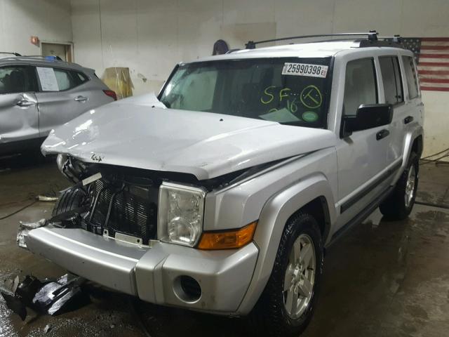 1J8HG48N76C221472 - 2006 JEEP COMMANDER SILVER photo 2