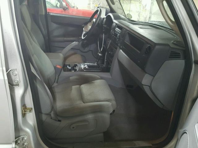 1J8HG48N76C221472 - 2006 JEEP COMMANDER SILVER photo 5