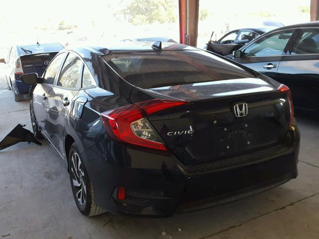 19XFC2F70HE052832 - 2017 HONDA CIVIC EX შავი ფოტო 3