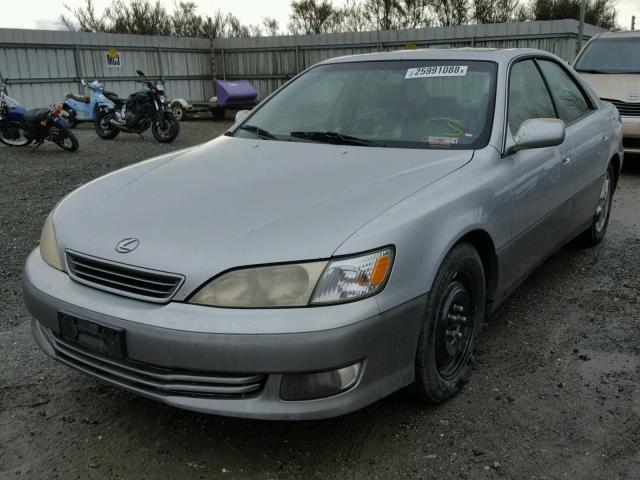 JT8BF28G710307315 - 2001 LEXUS ES 300 SILVER photo 2