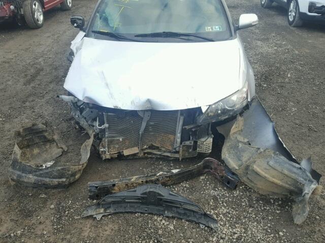 JTKJF5C71B3007266 - 2011 TOYOTA SCION TC 银色 照片 9