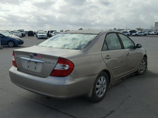 JTDBE32K720073010 - 2002 TOYOTA CAMRY LE GOLD photo 4