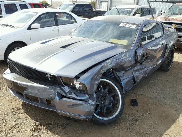 1ZVFT82H765245244 - 2006 FORD MUSTANG GT GRAY photo 2