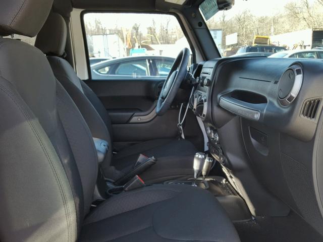 1C4AJWAGXHL557170 - 2017 JEEP WRANGLER S 白色 照片 5