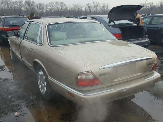 SAJDA14CX1LF32613 - 2001 JAGUAR XJ8 GOLD photo 3