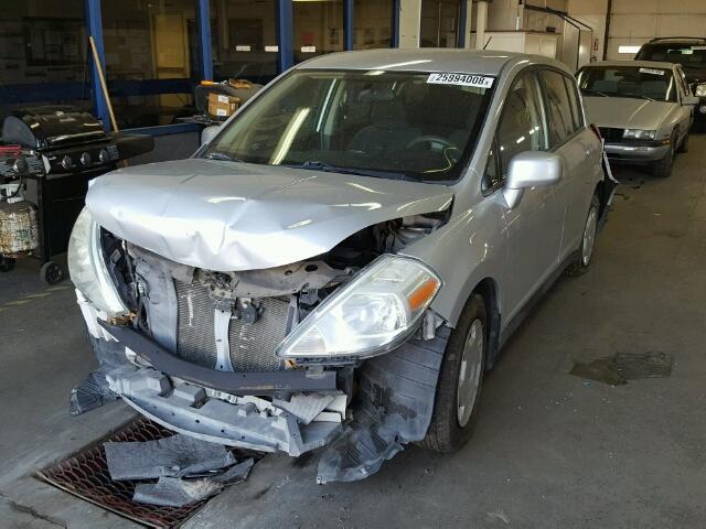 3N1BC13E39L373386 - 2009 NISSAN VERSA S GRAY photo 2