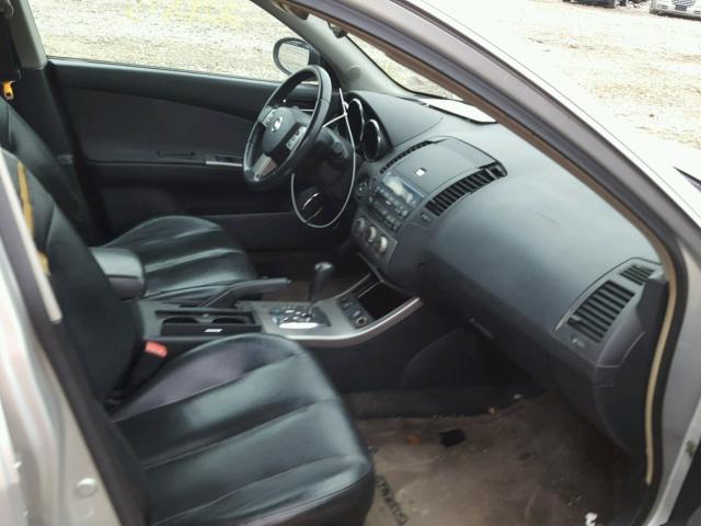 1N4BL11D45C180215 - 2005 NISSAN ALTIMA SE SILVER photo 5