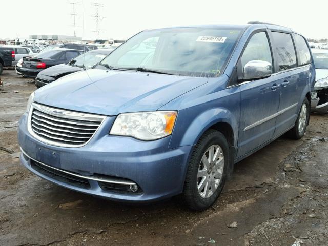 2A4RR8DG1BR759407 - 2011 CHRYSLER TOWN & COU BLUE photo 2