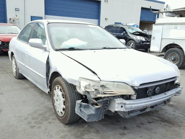 1HGCG66582A152203 - 2002 HONDA ACCORD LX SILVER photo 1