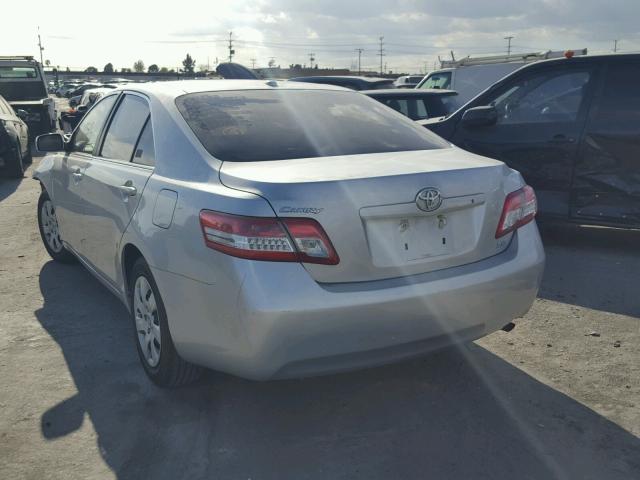 4T1BF3EK5BU623785 - 2011 TOYOTA CAMRY BASE SILVER photo 3