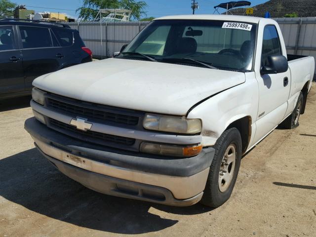 1GCEC14V2YE337096 - 2000 CHEVROLET SILVERADO WHITE photo 2