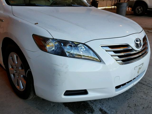 JTNBB46K593049009 - 2009 TOYOTA CAMRY HYBR WHITE photo 9