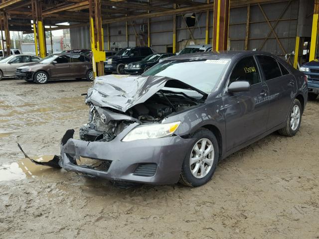 4T4BF3EK2BR190156 - 2011 TOYOTA CAMRY BASE GRAY photo 2