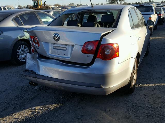 3VWEG71K87M070926 - 2007 VOLKSWAGEN JETTA WOLF 银色 照片 4
