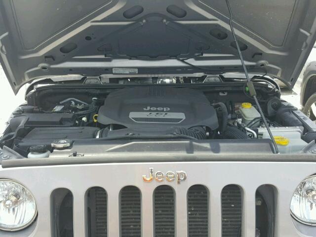 1C4HJWDG0DL674230 - 2013 JEEP WRANGLER U SILVER photo 7