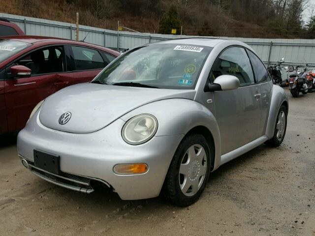 3VWCD21C41M423259 - 2001 VOLKSWAGEN NEW BEETLE 银色 照片 2