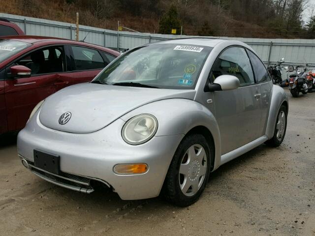 3VWCD21C41M423259 - 2001 VOLKSWAGEN NEW BEETLE SILVER photo 2