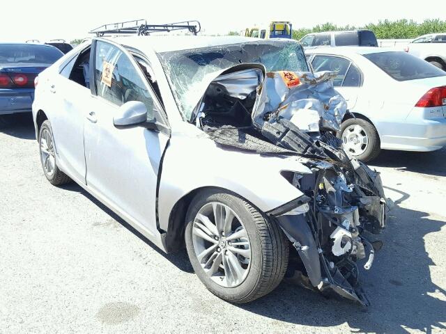 4T1BF1FK8HU319541 - 2017 TOYOTA CAMRY LE 银色 照片 1