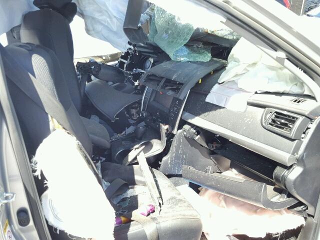 4T1BF1FK8HU319541 - 2017 TOYOTA CAMRY LE 银色 照片 5