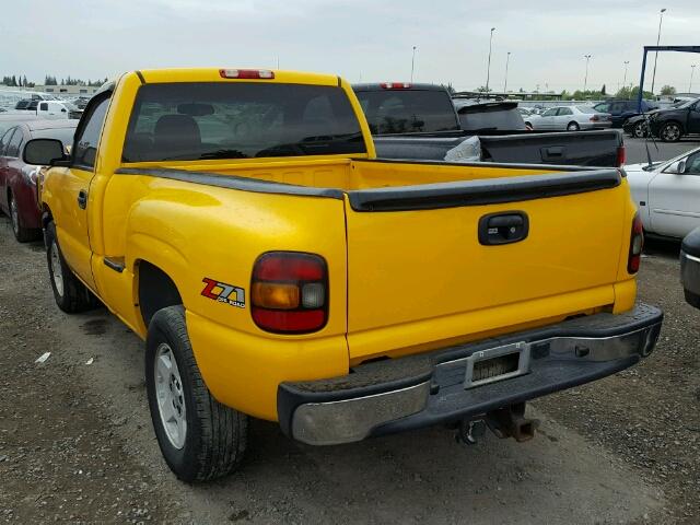 1GCEK14V75Z189938 - 2005 CHEVROLET SILVERADO YELLOW photo 3