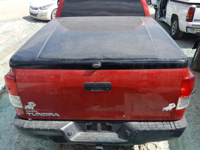 5TFRM5F15BX022854 - 2011 TOYOTA TUNDRA DOU RED photo 9