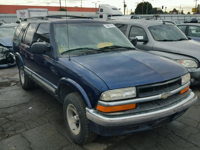 1GNCS13W2Y2175533 - 2000 CHEVROLET BLAZER BLUE photo 1