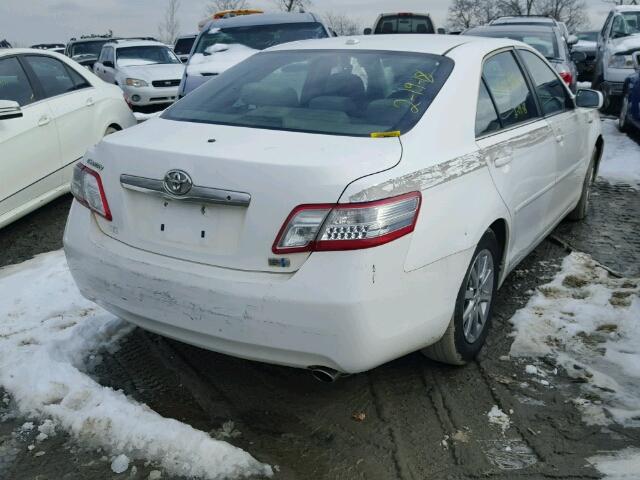 4T1BB3EK4BU139845 - 2011 TOYOTA CAMRY HYBR WHITE photo 4