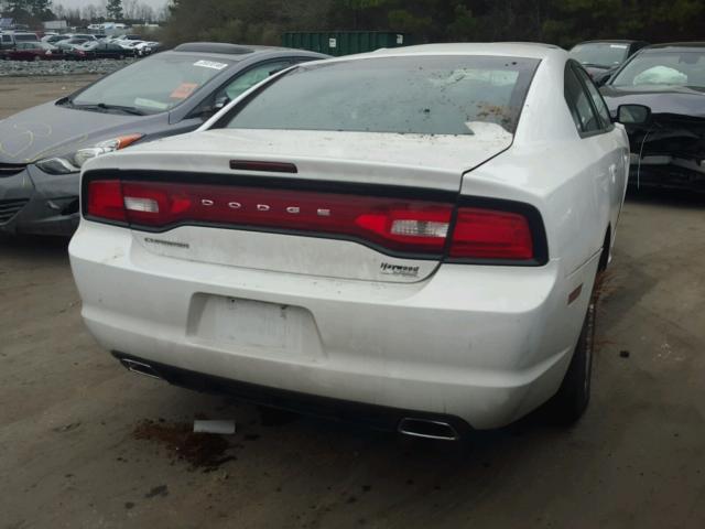 2B3CL3CG1BH545509 - 2011 DODGE CHARGER WHITE photo 4