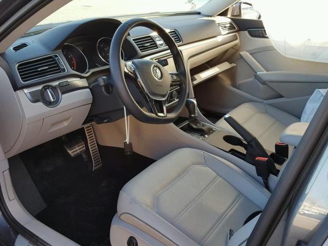 1VWDT7A38HC072808 - 2017 VOLKSWAGEN PASSAT R-L CHARCOAL photo 5