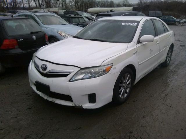 4T1BB3EK3BU139819 - 2011 TOYOTA CAMRY HYBR WHITE photo 2