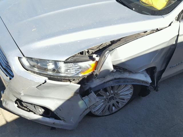 3FA6P0LU7DR297588 - 2013 FORD FUSION SE SILVER photo 9