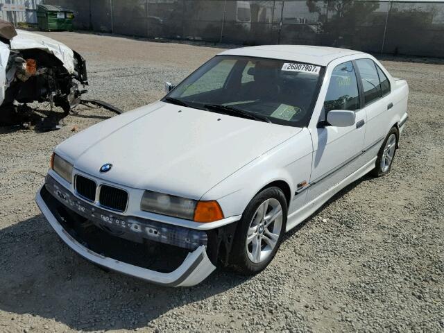 WBACD4328TAV44330 - 1996 BMW 328 I AUTO WHITE photo 2