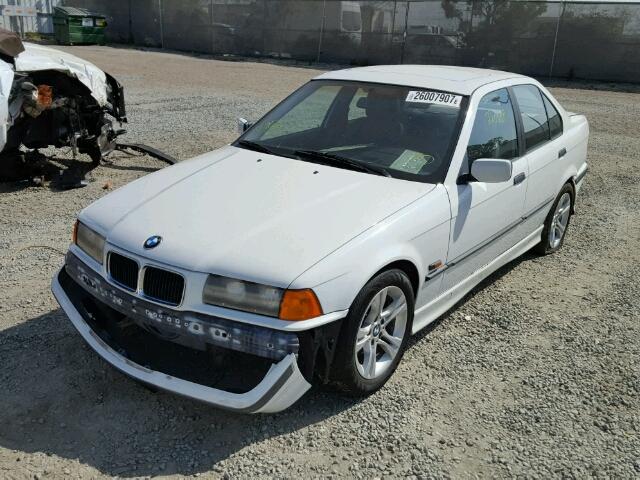 WBACD4328TAV44330 - 1996 BMW 328 I AUTO WHITE photo 2