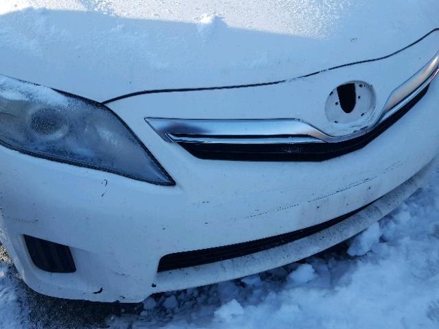 4T1BB3EK6BU139569 - 2011 TOYOTA CAMRY HYBR WHITE photo 9