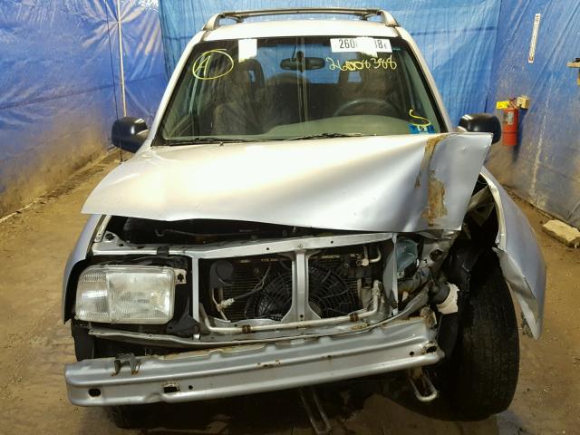 2CNBJ13C036928528 - 2003 CHEVROLET TRACKER SILVER photo 9