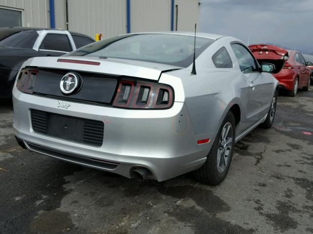 1ZVBP8AM0E5289442 - 2014 FORD MUSTANG SILVER photo 4